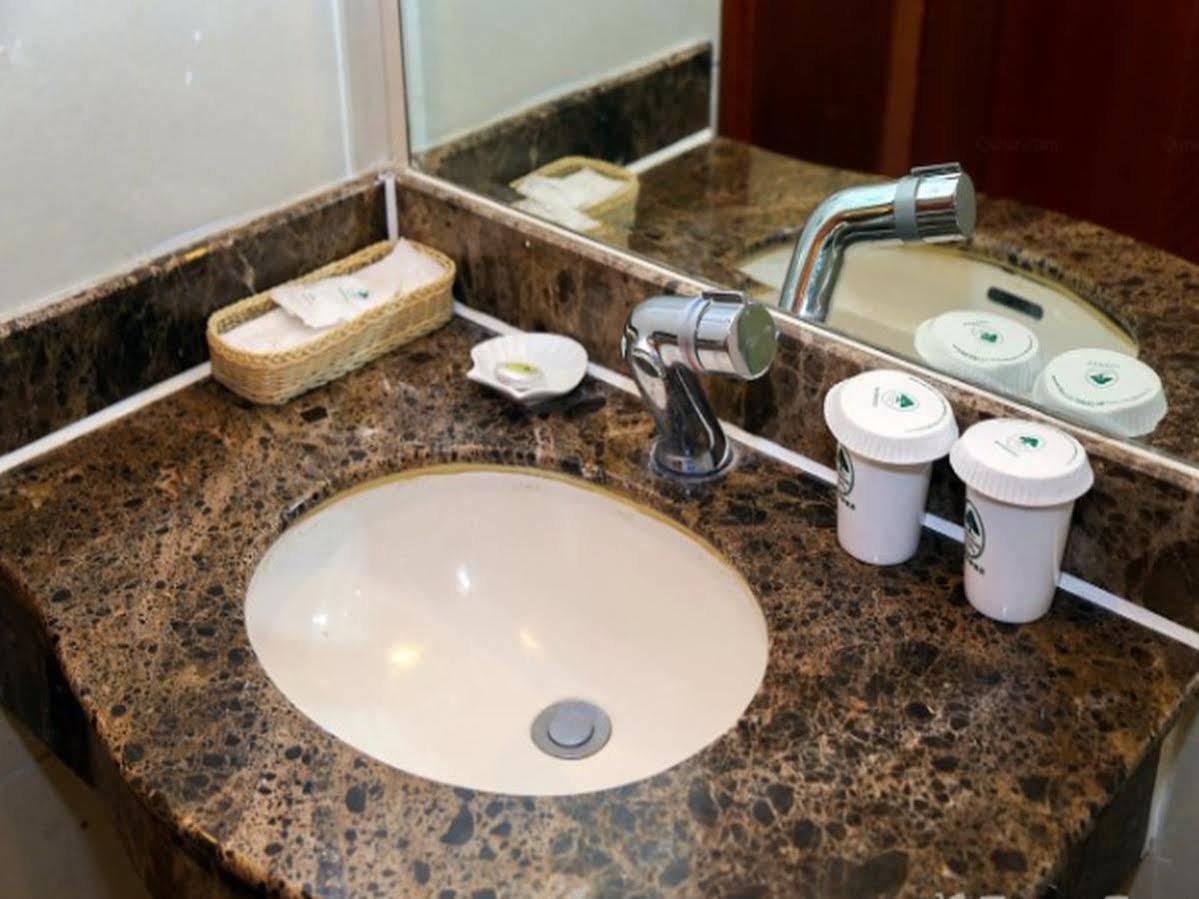 Greentree Inn Jiangsu Wuxi Hubin Business Street Business Hotel エクステリア 写真